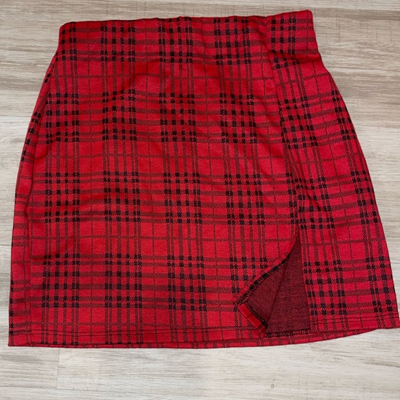 Dresses & Skirts - Red plaid skirt with slit